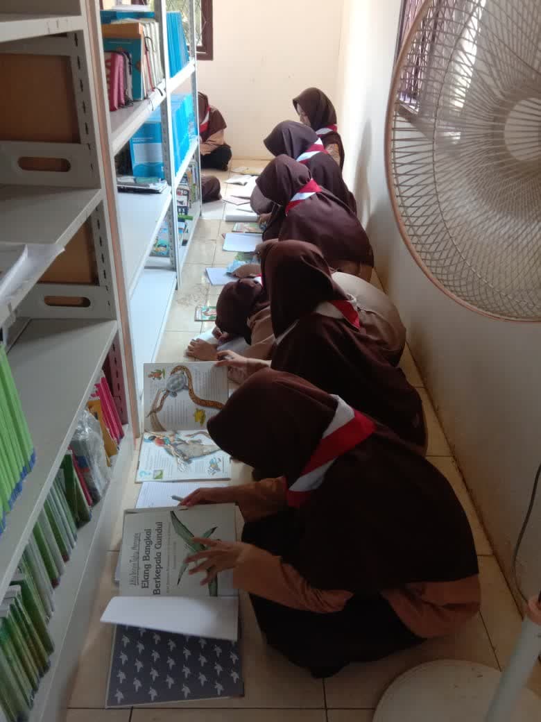 Perpustakaan & RUBIQ Corner